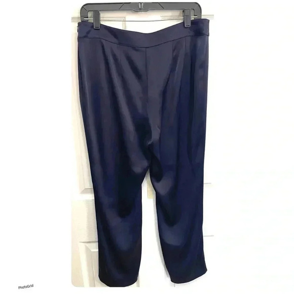 St. John Caviar I 10 - Picture 2 of 10